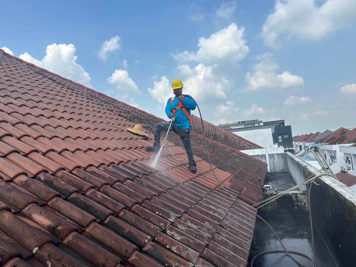 How to Choose the Right Roof Repair Contractors for Homes